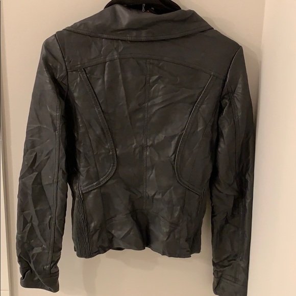 XS fitted faux leather jacket. - Picture 5 of 6